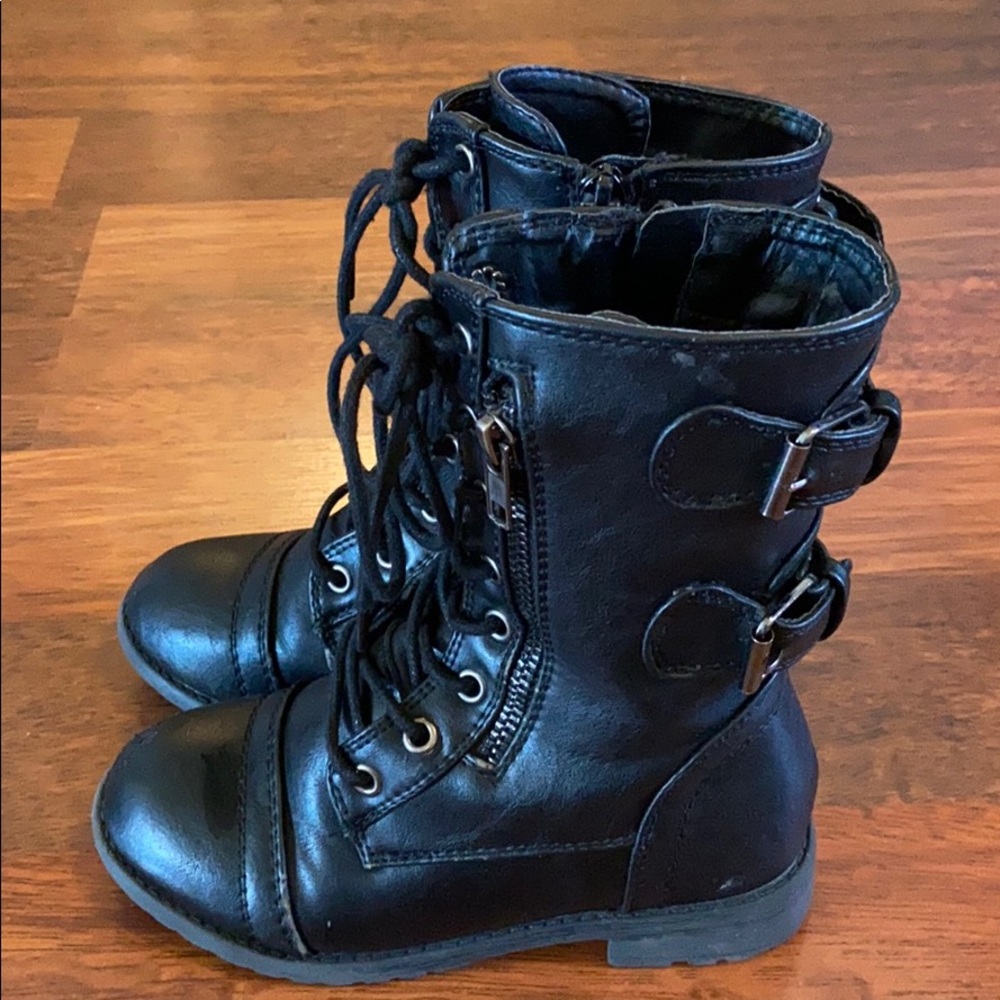 Girls combat boots